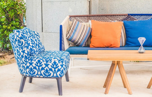 Limpiar y mantener muebles de exterior con borrador mágico