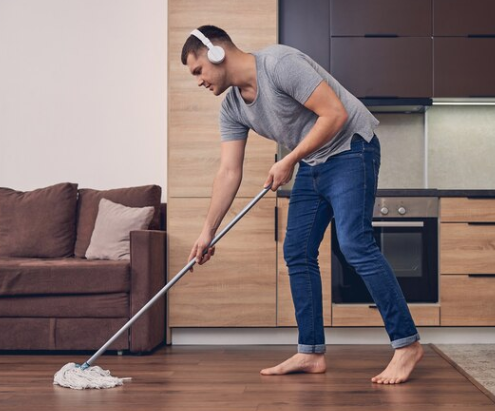 Cómo mantener el suelo de parquet brillante y libre de arañazos