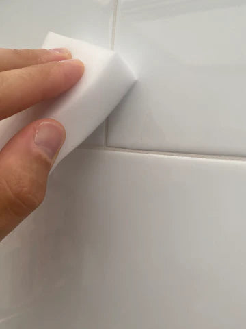 El Borrador Mágico: Ideal para limpiar azulejos y juntas