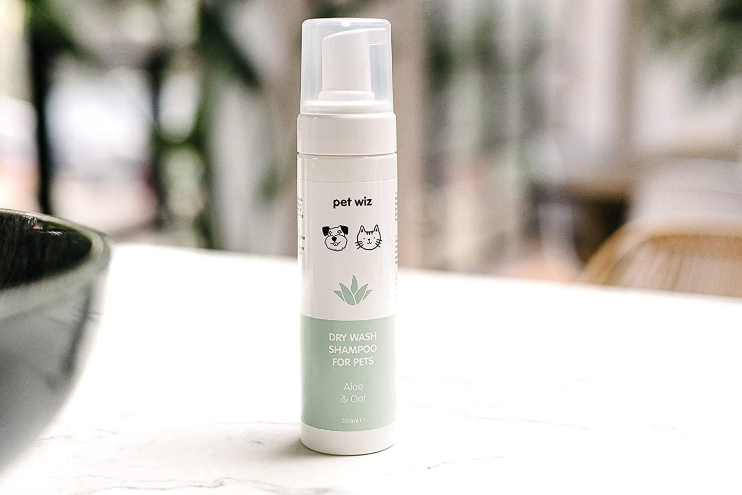 Champú de Lavado en Seco para Mascotas - Suavizante y Desodorante, Ingredientes Naturales, Secado Rápido y No Es Necesario Enjuagar (Aloe y Avena)