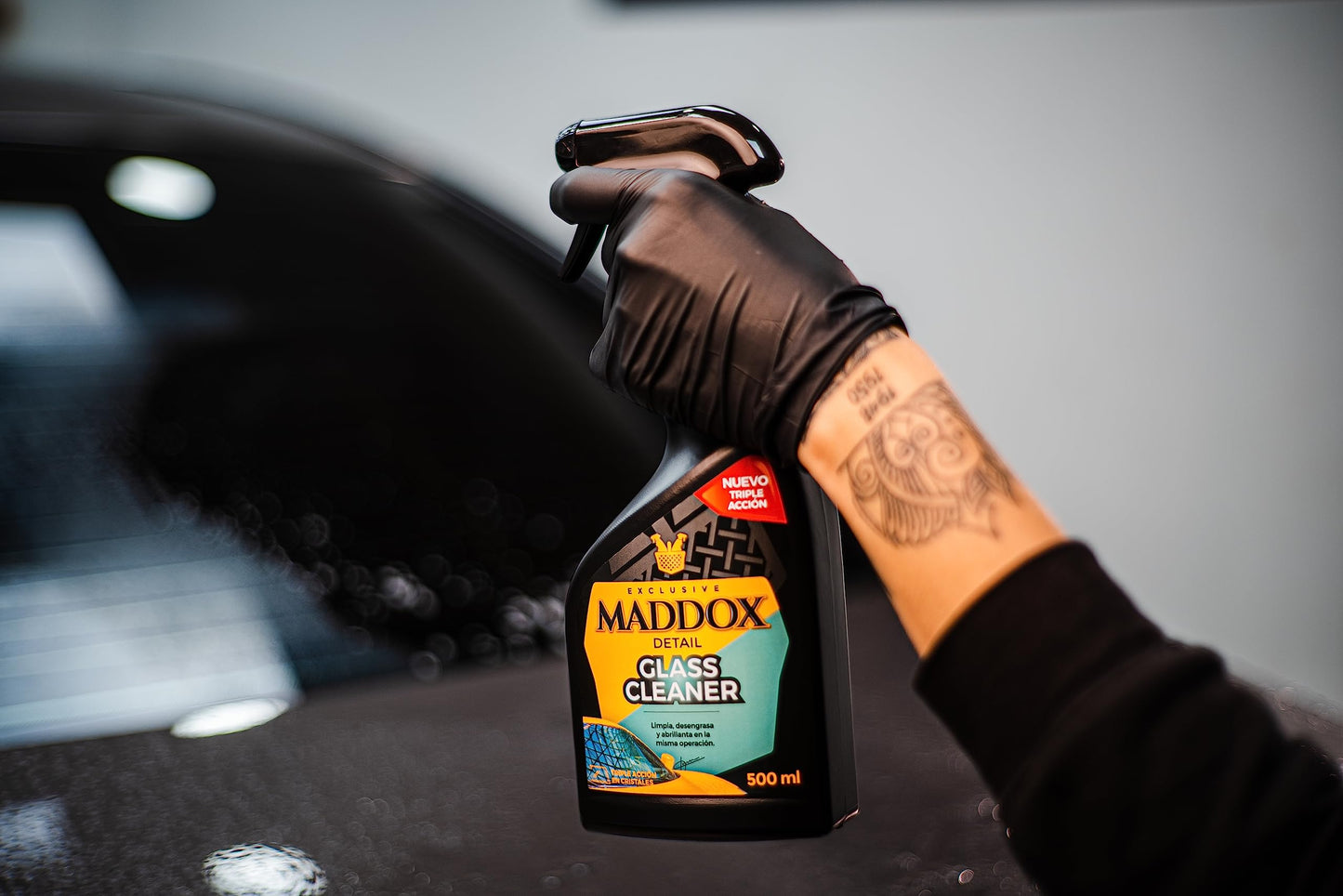 Maddox Detail - Limpiacristales, Triple Acción, Desengrasa y Abrillanta | Ideal como Limpia Mosquitos para Coche | Repele el Agua de los Cristales | Glass Cleaner 500ml