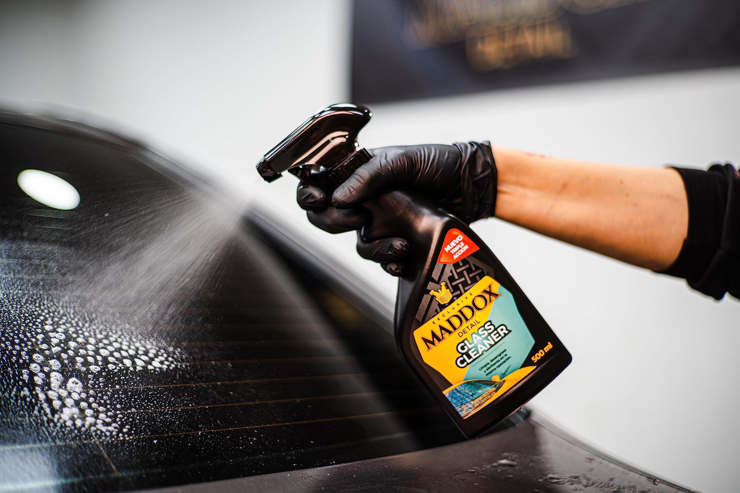 Maddox Detail - Limpiacristales, Triple Acción, Desengrasa y Abrillanta | Ideal como Limpia Mosquitos para Coche | Repele el Agua de los Cristales | Glass Cleaner 500ml