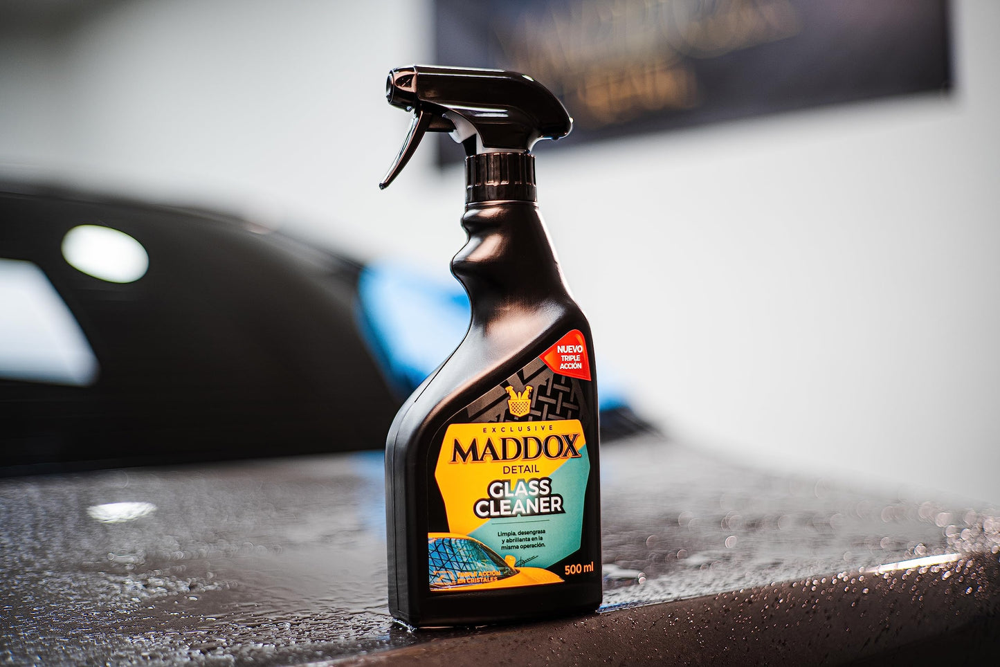 Maddox Detail - Limpiacristales, Triple Acción, Desengrasa y Abrillanta | Ideal como Limpia Mosquitos para Coche | Repele el Agua de los Cristales | Glass Cleaner 500ml