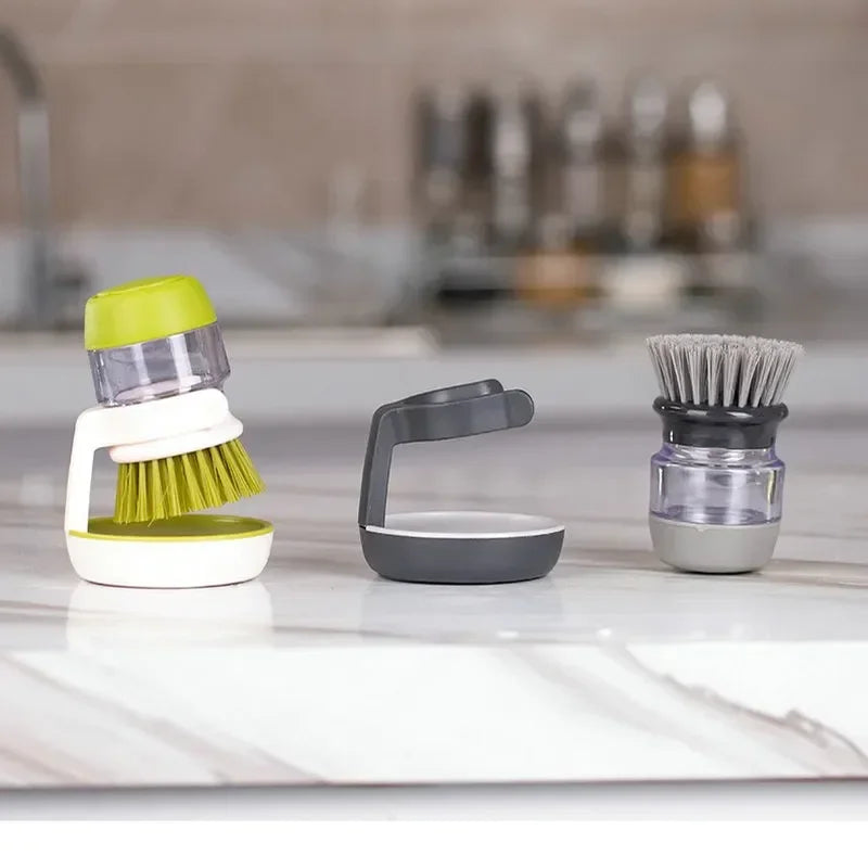 Cepillo para platos con dispensador de jabón