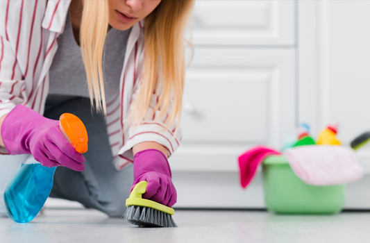 Los peores errores de limpieza en cocina, baño y suelos: guía por zonas